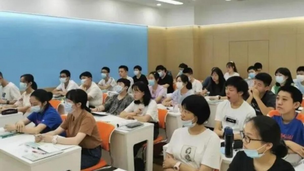 东莞博为峰电脑培训班，电脑培训暑期不放假，随时过来学班随到随学学会为止