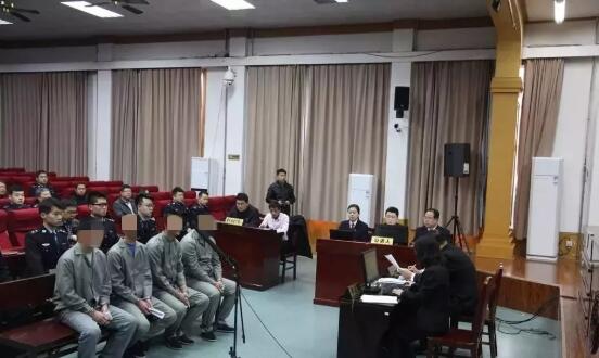 大快人心！淄博一恶势力犯罪团伙受审，4人为非作恶，欺压百姓！
