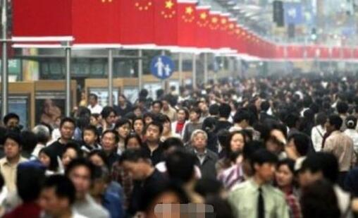 中国大陆男比女多3049万人